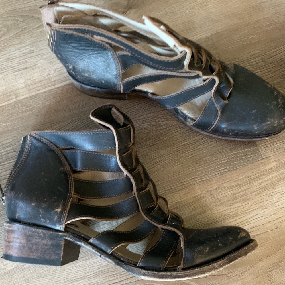 Freebird FB Stone cutout Bootie